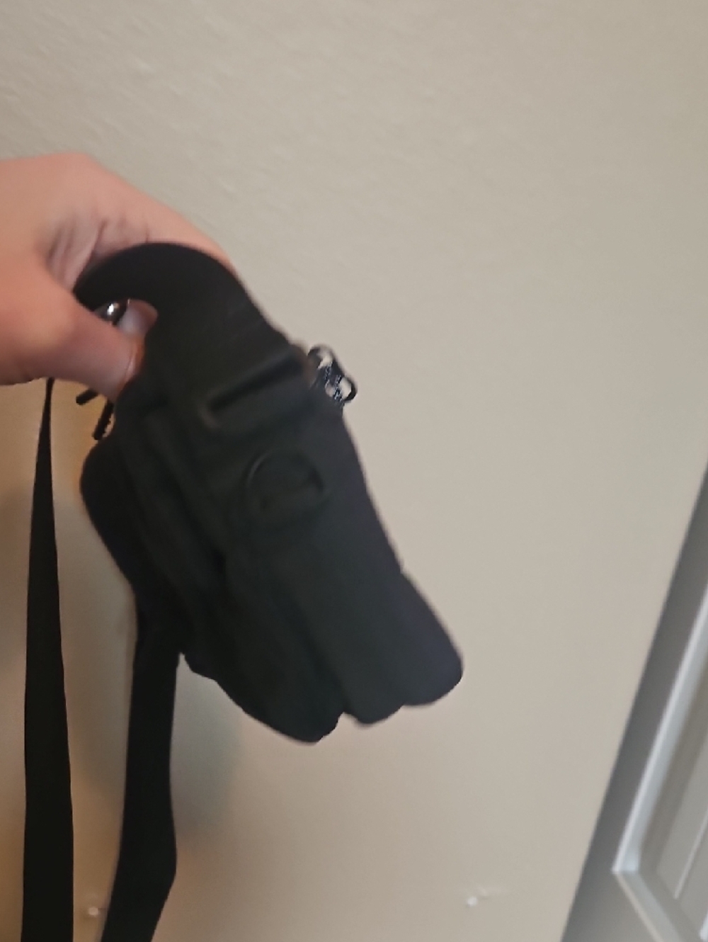 Lululemon Black Compact Messenger Bag with Front Pockets - Picture 4 of 9